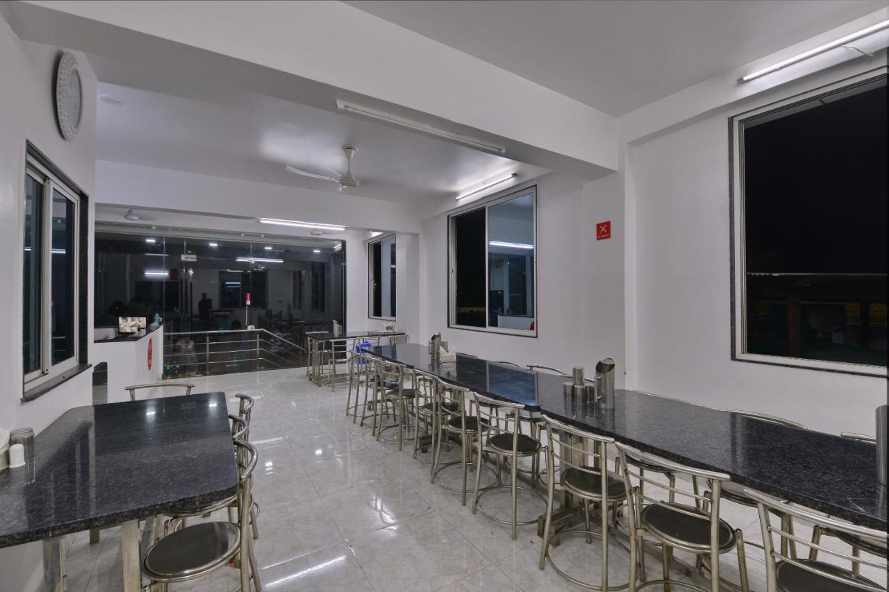 Oyo 175 Hotel Felicity Катманду Экстерьер фото